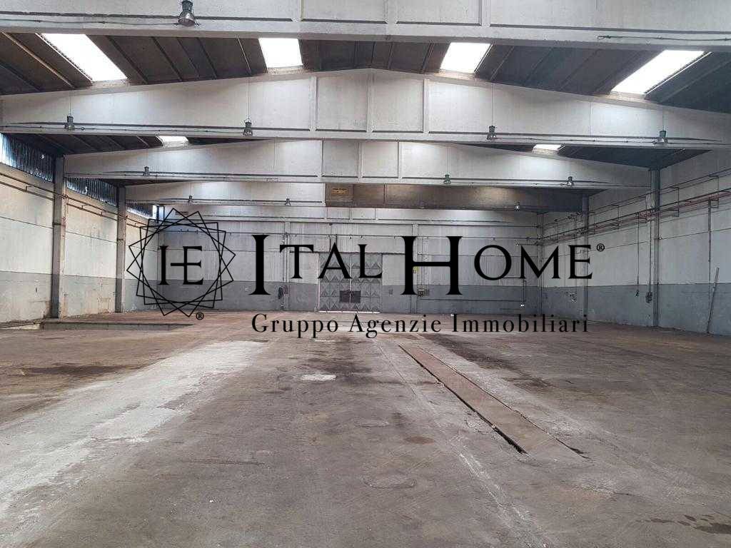Capannone a Castello di Brianza