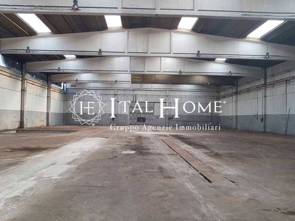 Capannone a Monticello Brianza