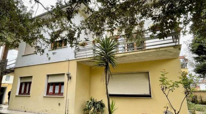# **LE VILLE COME QUESTA OGGI SI TROVANO SEMPRE PIÙ DIFFICILMENTE. COSTRUIRNE UNA NUOVA COSTEREBBE MOLTO DI PIÙ.**
## **Villa singola con circa 1.000 mq di giardino privato**