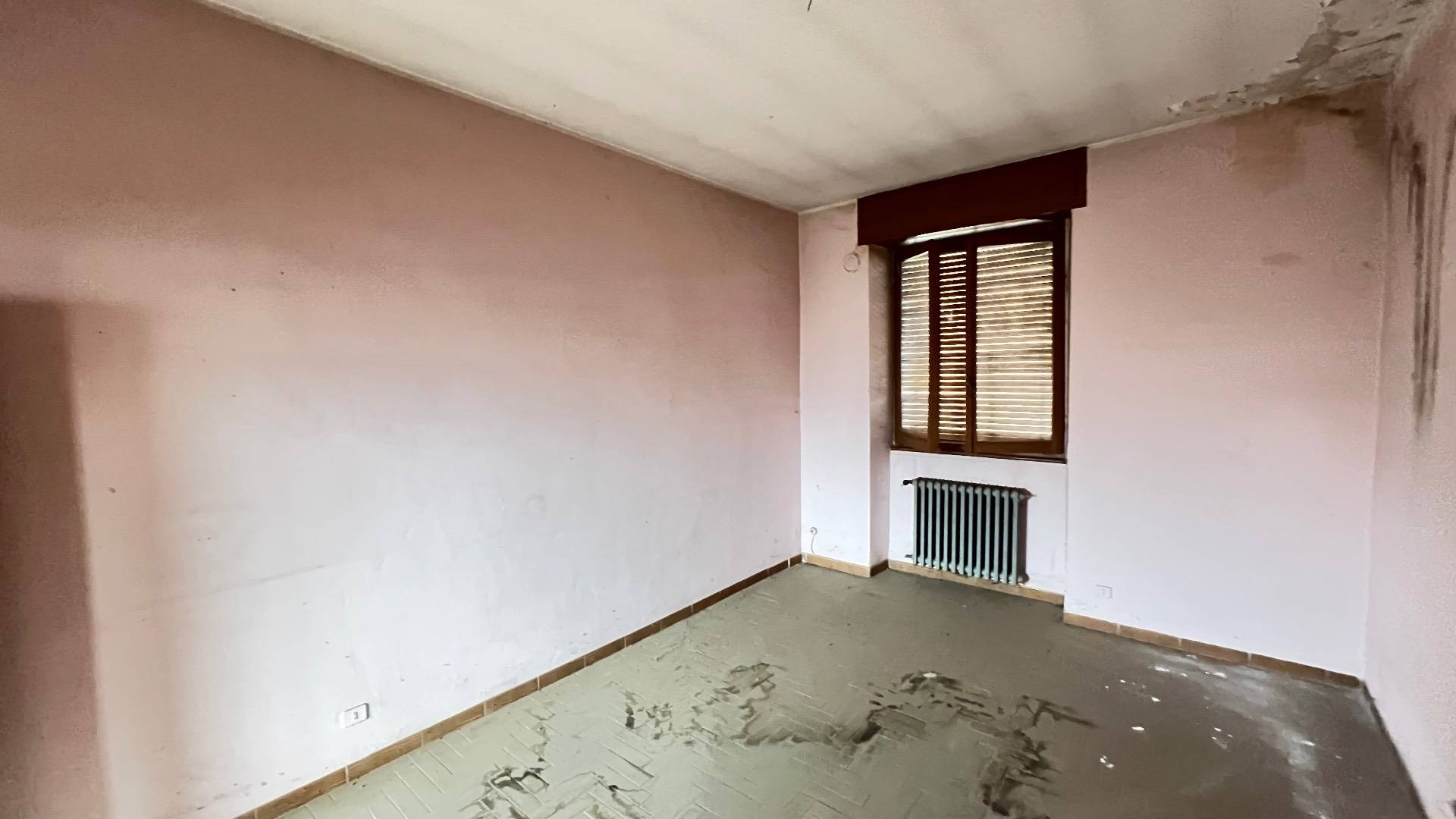 # **240 MQ INDIPENDENTI NEL CENTRO DI BOTTANUCO. UNA VERA OPPORTUNITÀ PER IMPRESE E INVESTITORI.**
## **Porzione di casa indipendente con circa 200 mq di area privata**
### **Prezzo interessa