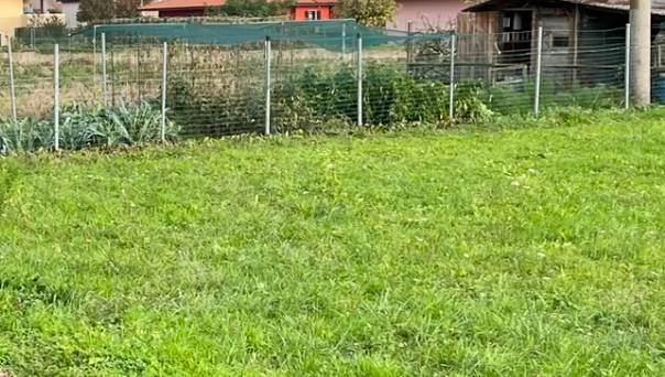 ITAL HOME Immobiliare propone un terreno edificabile di completamento di circa **550 mq**, con una volumetria di circa **500 mc**
