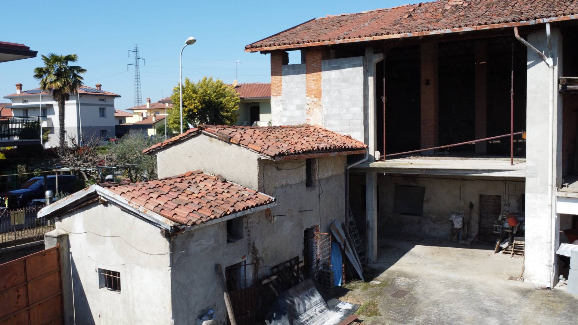 PRESEZZO CENTRO: QUATTRO LIVELLI, UN PROGETTO DA SVILUPPARE E UN'OPPORTUNITÀ DA NON SOTTOVALUTARE.

