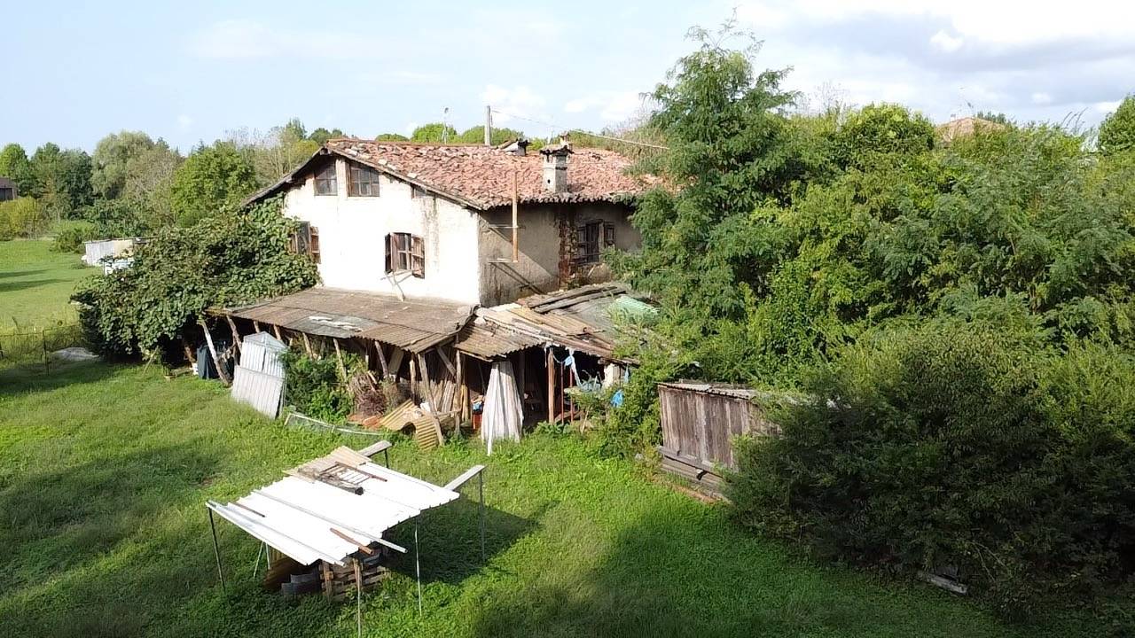 LA TUA NUOVA CASCINA ALLA TRUCCA. IL VERDE, IL SILENZIO E LA PRIVACY A DUE PASSI DA BERGAMO.