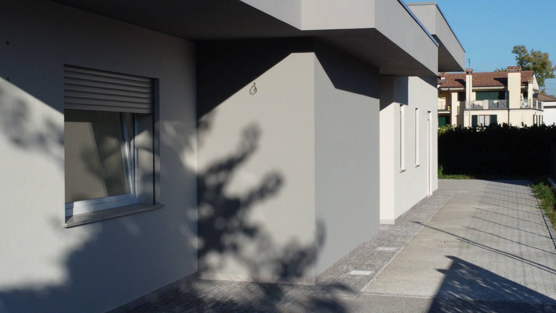 ITAL HOME CASE DELL'ISOLA PROPONE a Sotto il Monte Giovanni XXIII, in nuovo intervento residenziale, ville bifamiliari completamente indipendenti