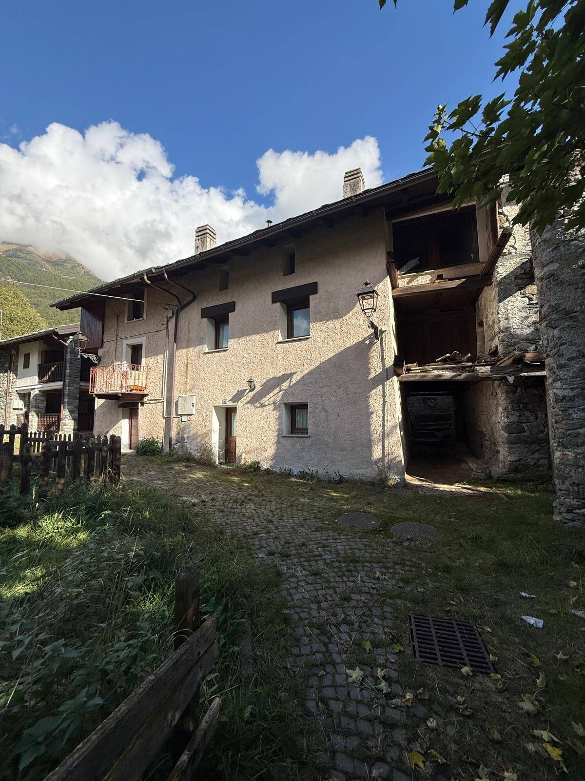 Casa singola a Brusson