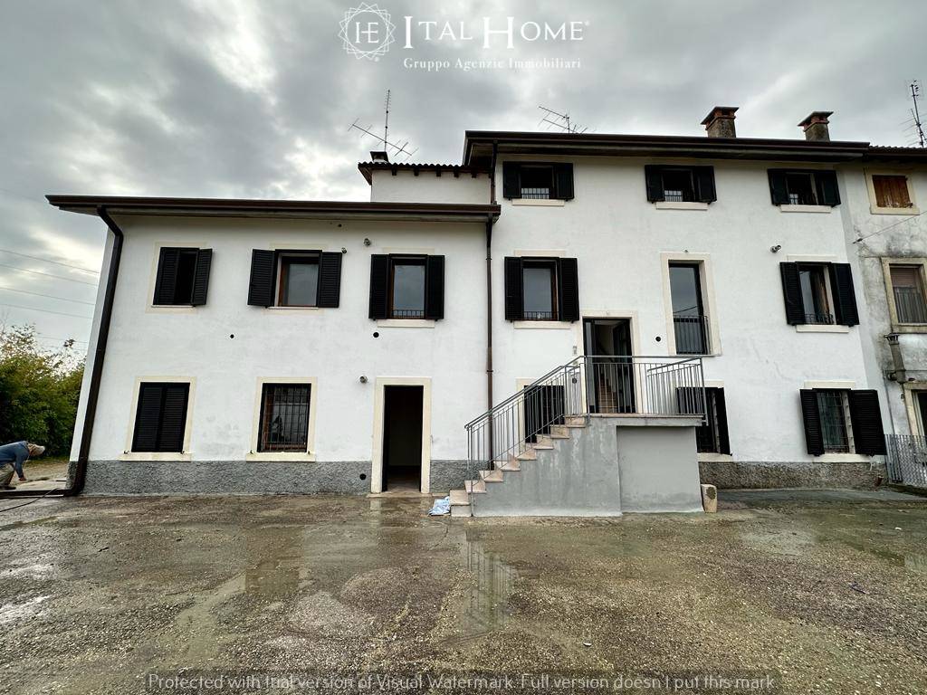 Stabile/Palazzo a Villafranca di Verona