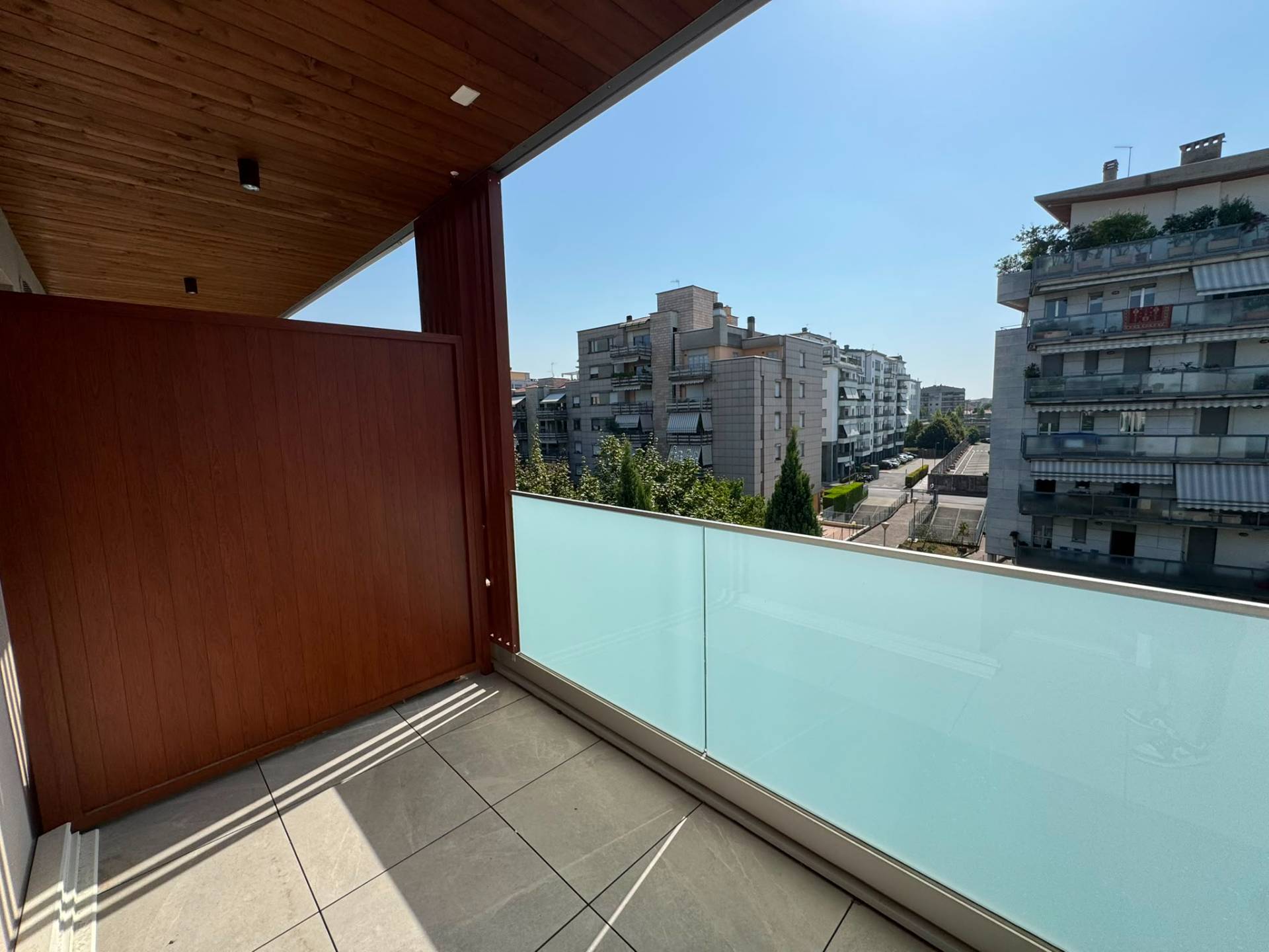 La meravigliosa "RESIDENZA PIATTI 12", in C.E. A4 - Nuovo, Grande Bilocale con Terrazza di 17mq, Esposto a Sud/Est.