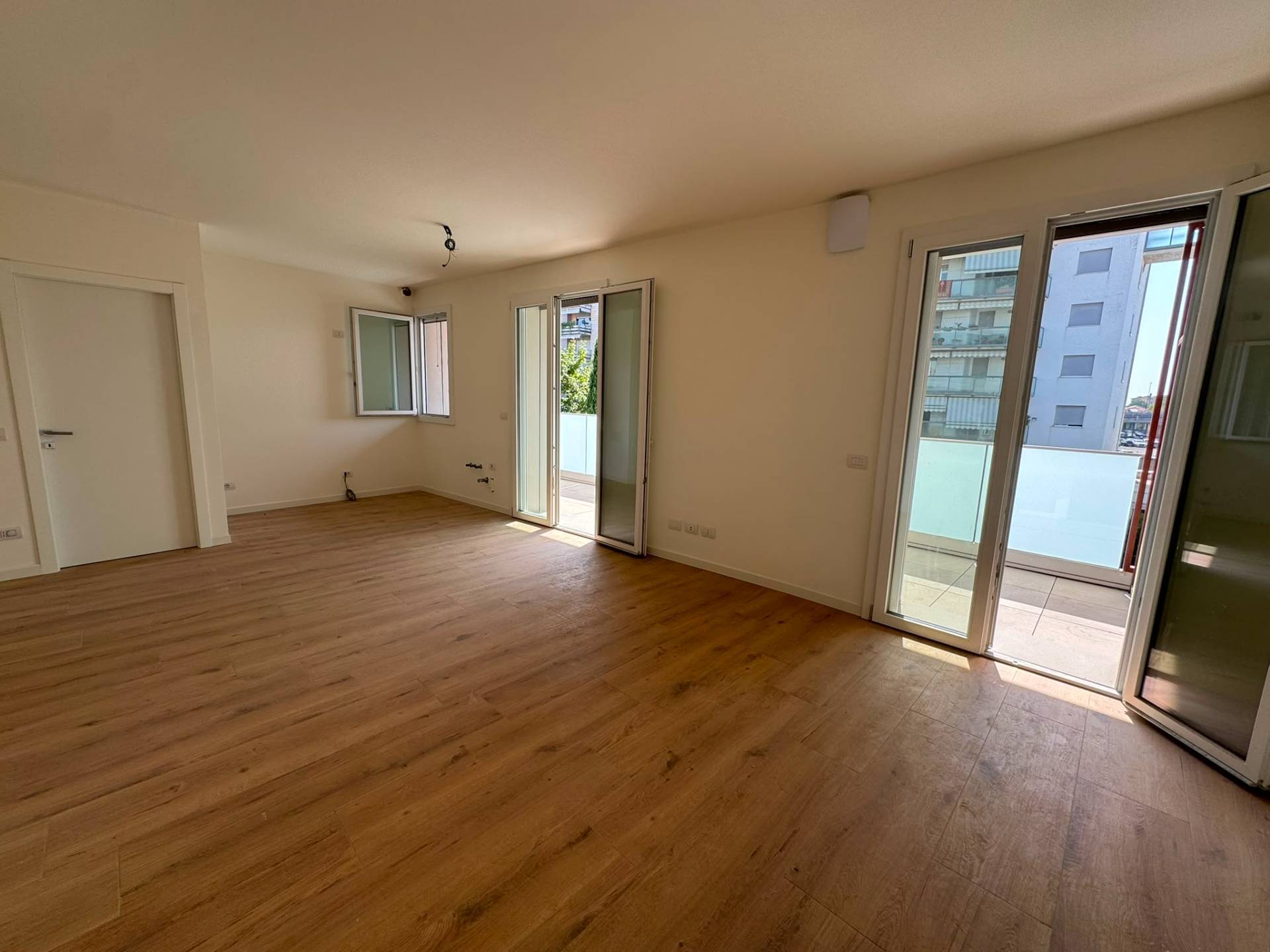 La meravigliosa "RESIDENZA PIATTI 12", in C.E. A4 - Nuovo, Grande Bilocale + Studio, con Terrazza di 12 mq.