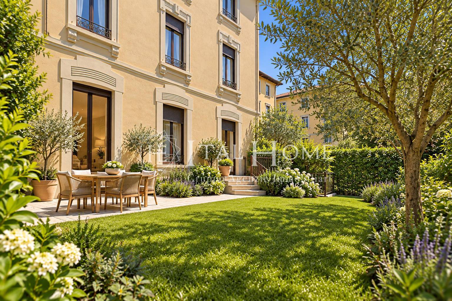 Nuovo Appartamento in Villa con doppi Servizi, Taverna, Giardino e Box Doppio.