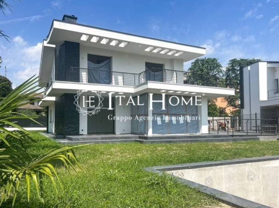 Villa a Inverigo