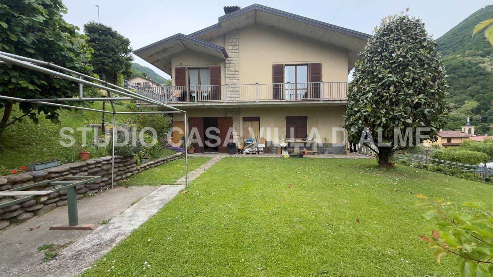 Villa a Strozza