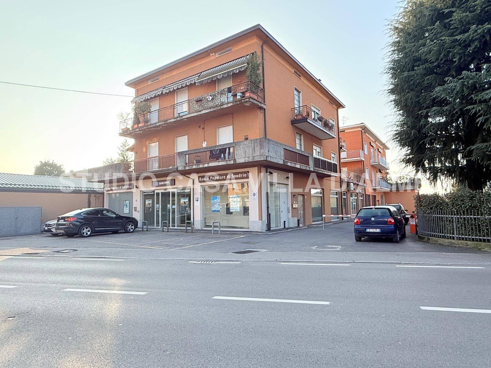 Locale commerciale a Scanzorosciate