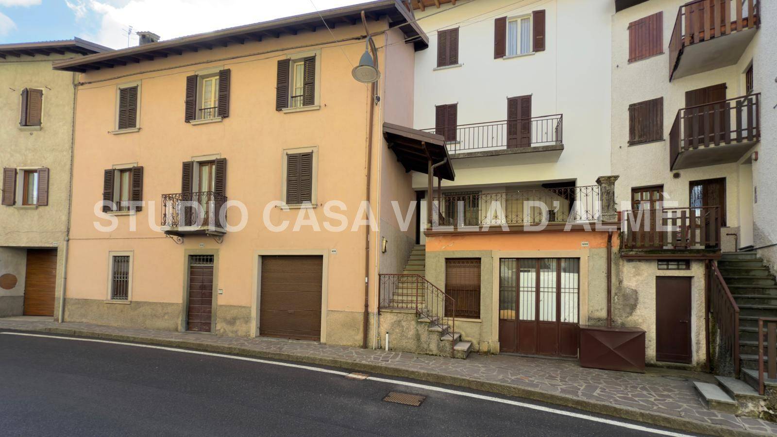 Appartamento In Vendita a Oltre il Colle