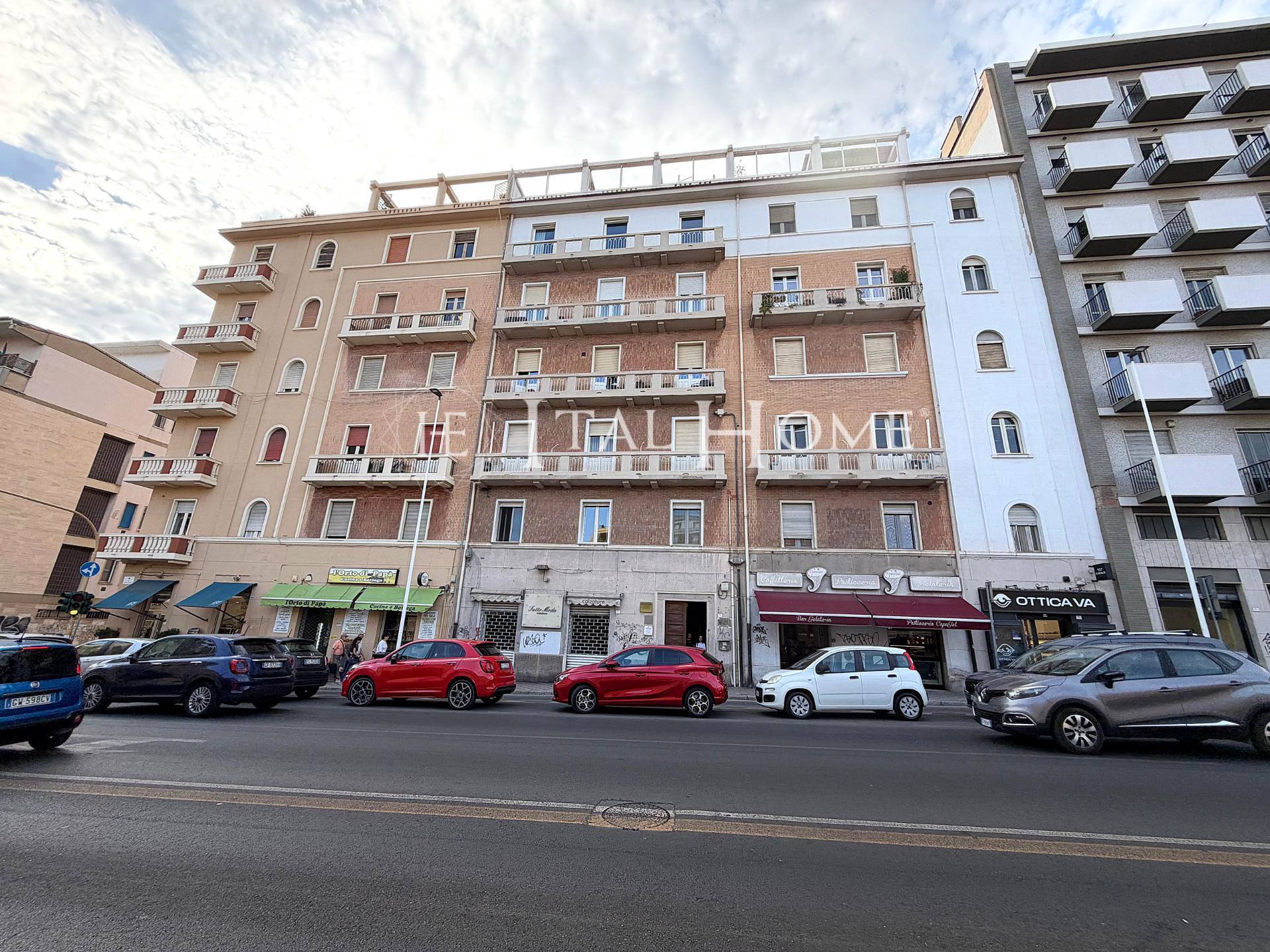 Locale commerciale In Vendita a Cagliari