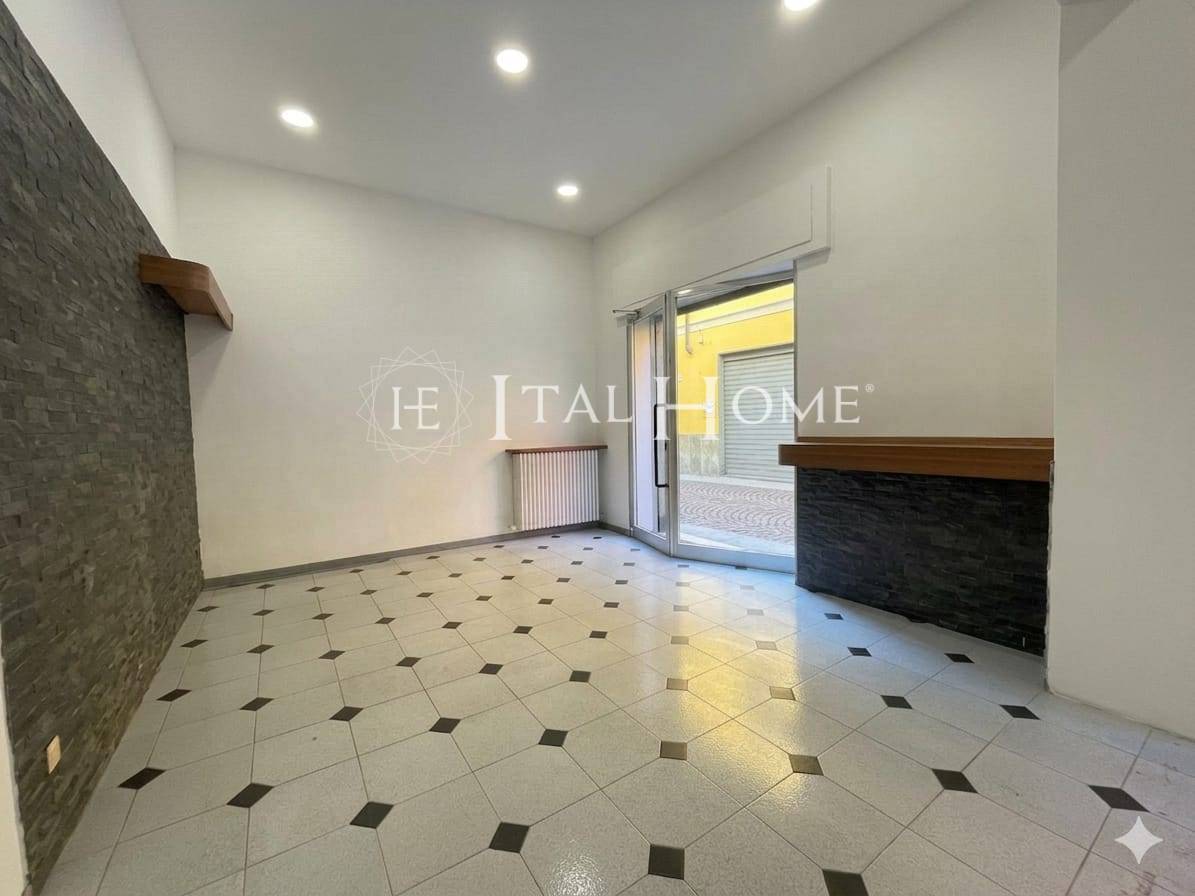 Locale commerciale In Affitto a Treviglio