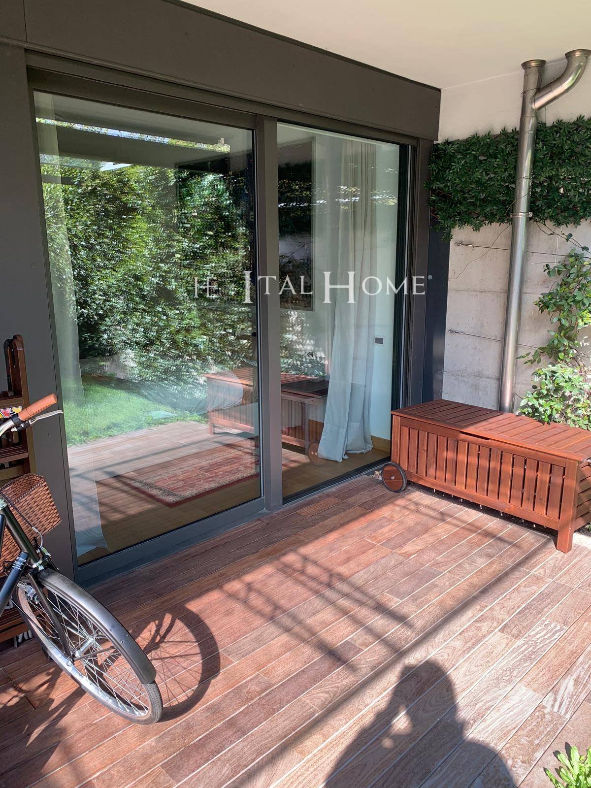 BELLISSIMO APPARTAMENTO CON RISERVATO GIARDINO PRIVATO!